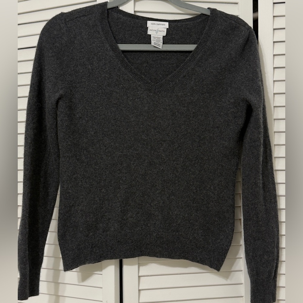 Jaclyn Smith/Aqua Charcoal/burgundy V-Neck 100% Cashmere Sweaters bundle size M